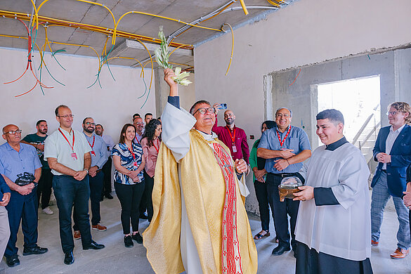 Bischof Felix segnet neue Tageschirurgie in Bethlehem