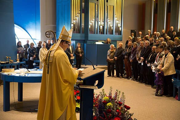 Bischof Felix Gmür errichtet Pastoralraum Rontal