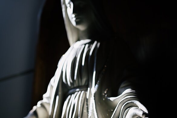Marienfigur, Foto: Grant Whitty auf Unsplash