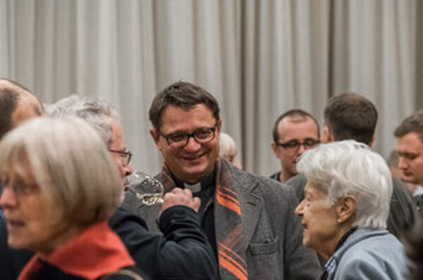 Bischof Felix Gmür im Dialog