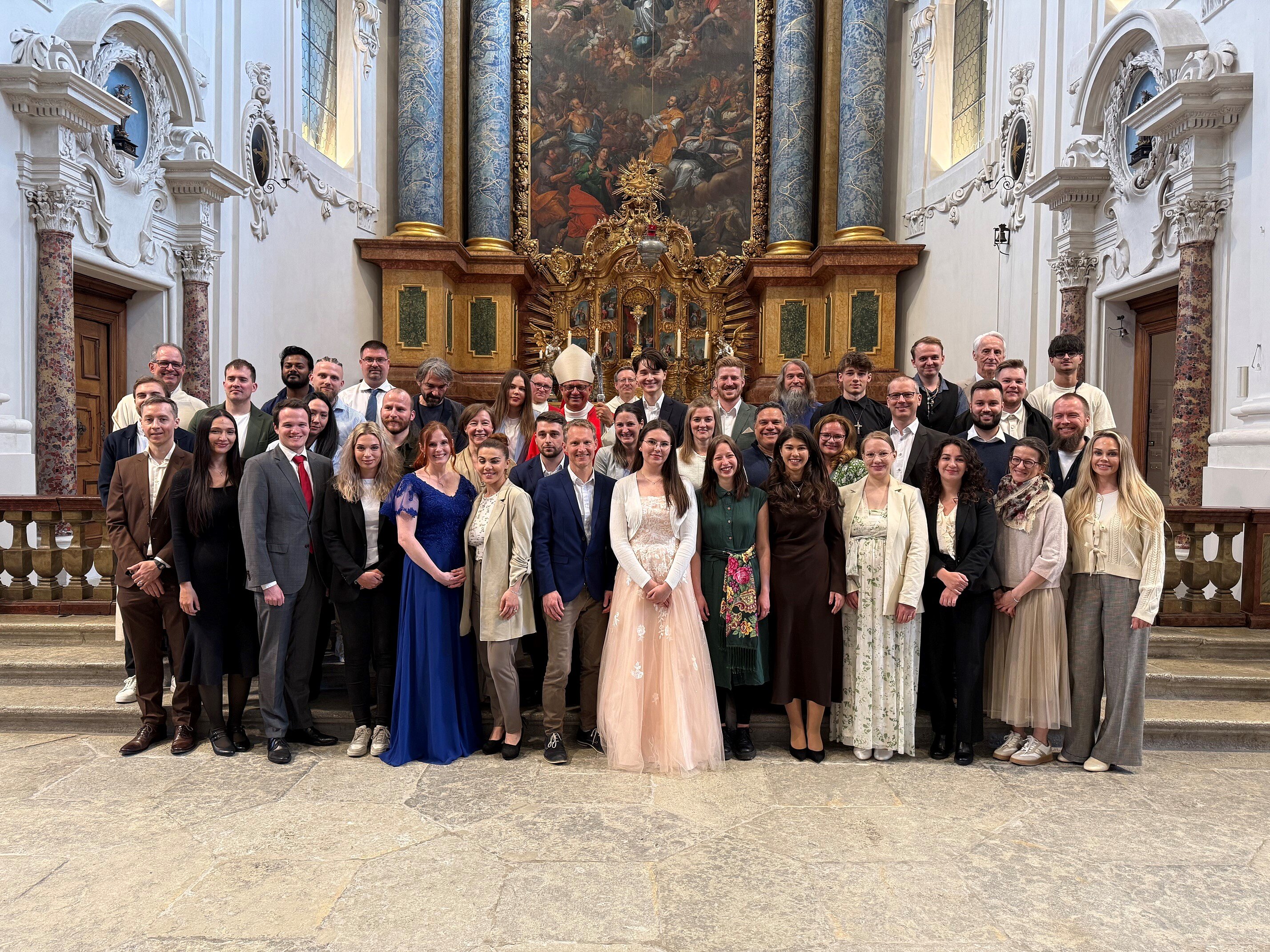 Erwachsenenfirmung in der Jesuitenkirche in Solothurn (Bild: Bistum Basel)